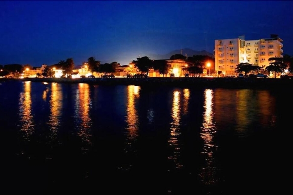 Art-Deco Beach Hotel (La Ceiba)